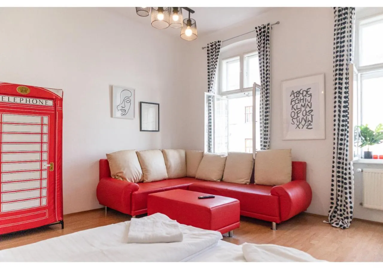 Viennese 3Br Apt. Near Wiener Stadthalle & Central Apartment Vienna
