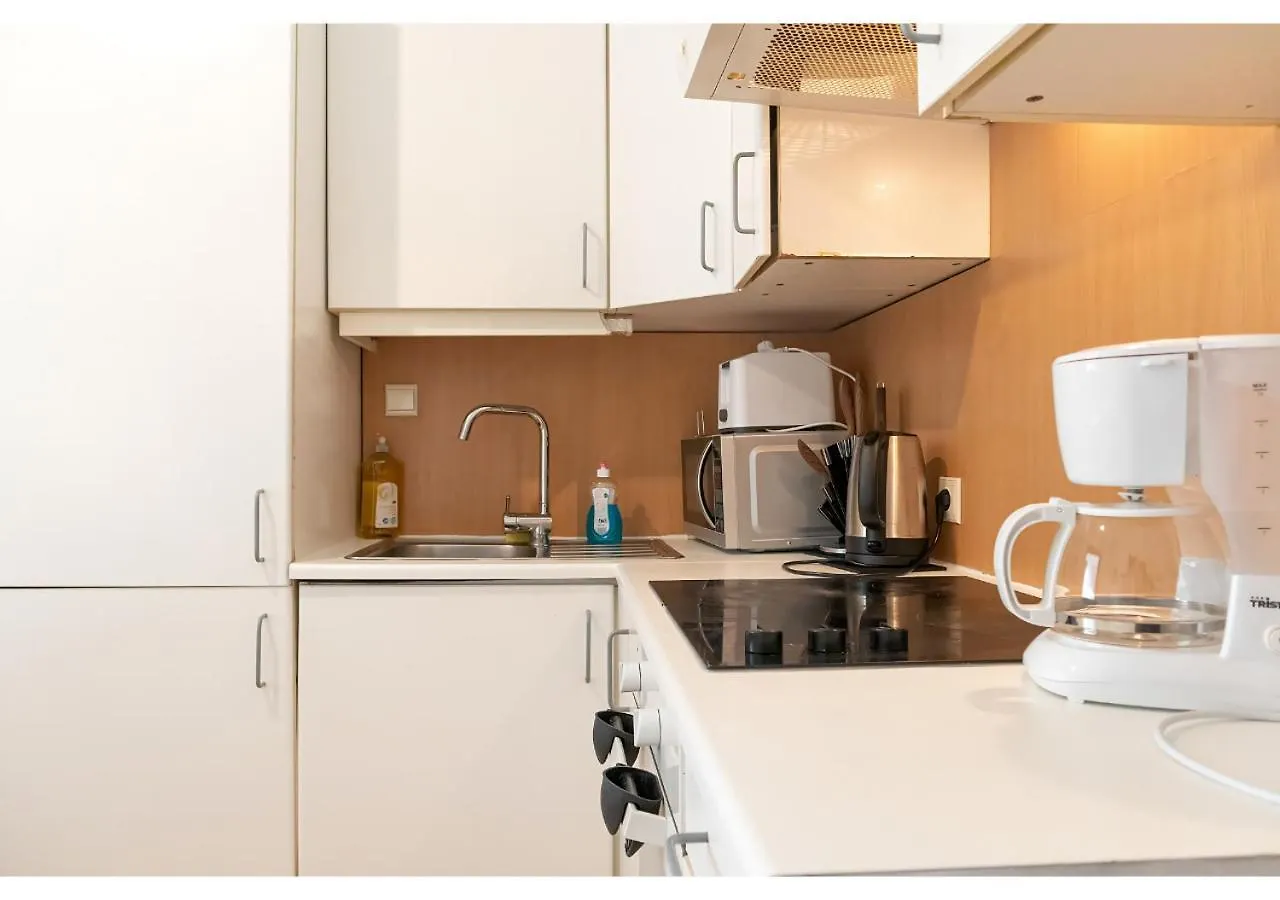 Apartment Viennese 3Br Apt. Near Wiener Stadthalle & Central Austria