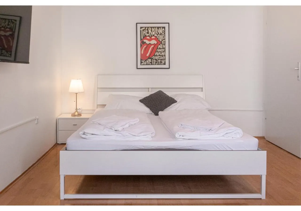 Viennese 3Br Apt. Near Wiener Stadthalle & Central Austria