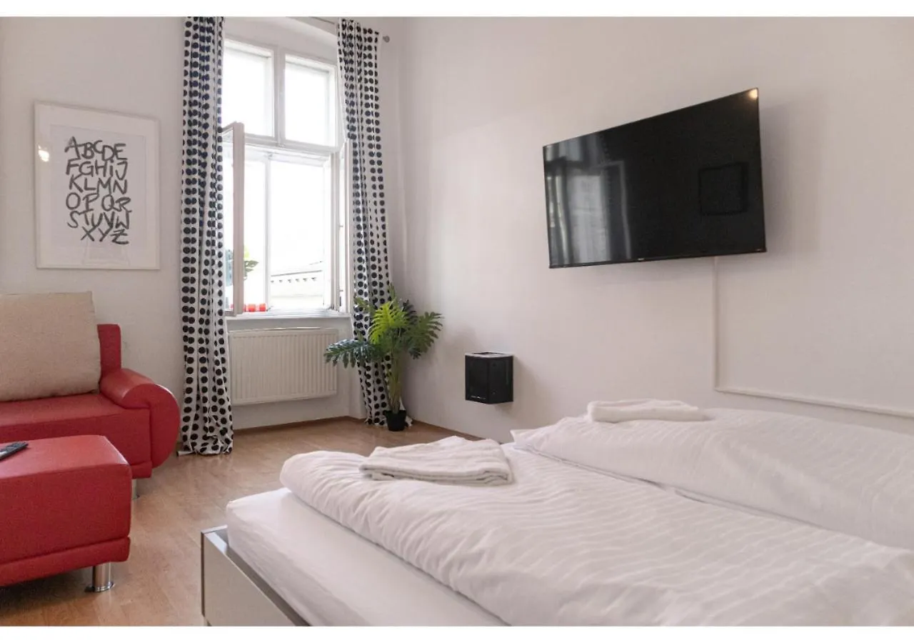 Viennese 3Br Apt. Near Wiener Stadthalle & Central Apartment Vienna