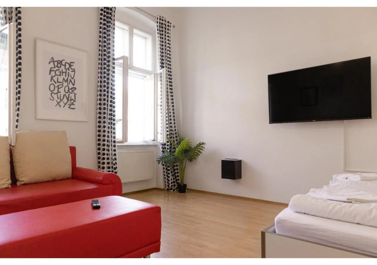 Apartment Viennese 3Br Apt. Near Wiener Stadthalle & Central