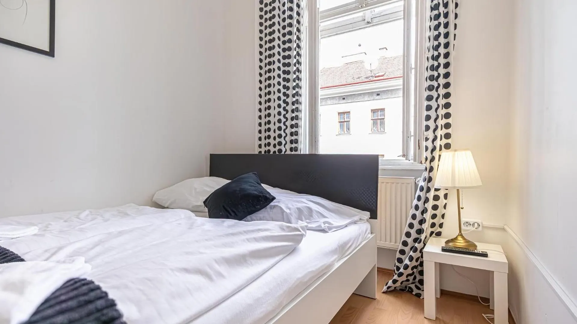 Apartment Viennese 3Br Apt. Near Wiener Stadthalle & Central
