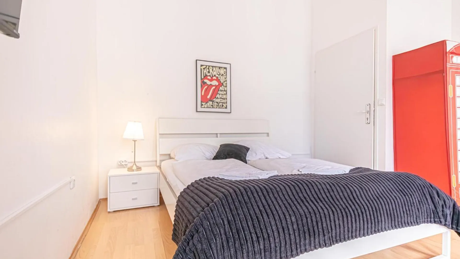 Viennese 3Br Apt. Near Wiener Stadthalle & Central 0*, Vienna