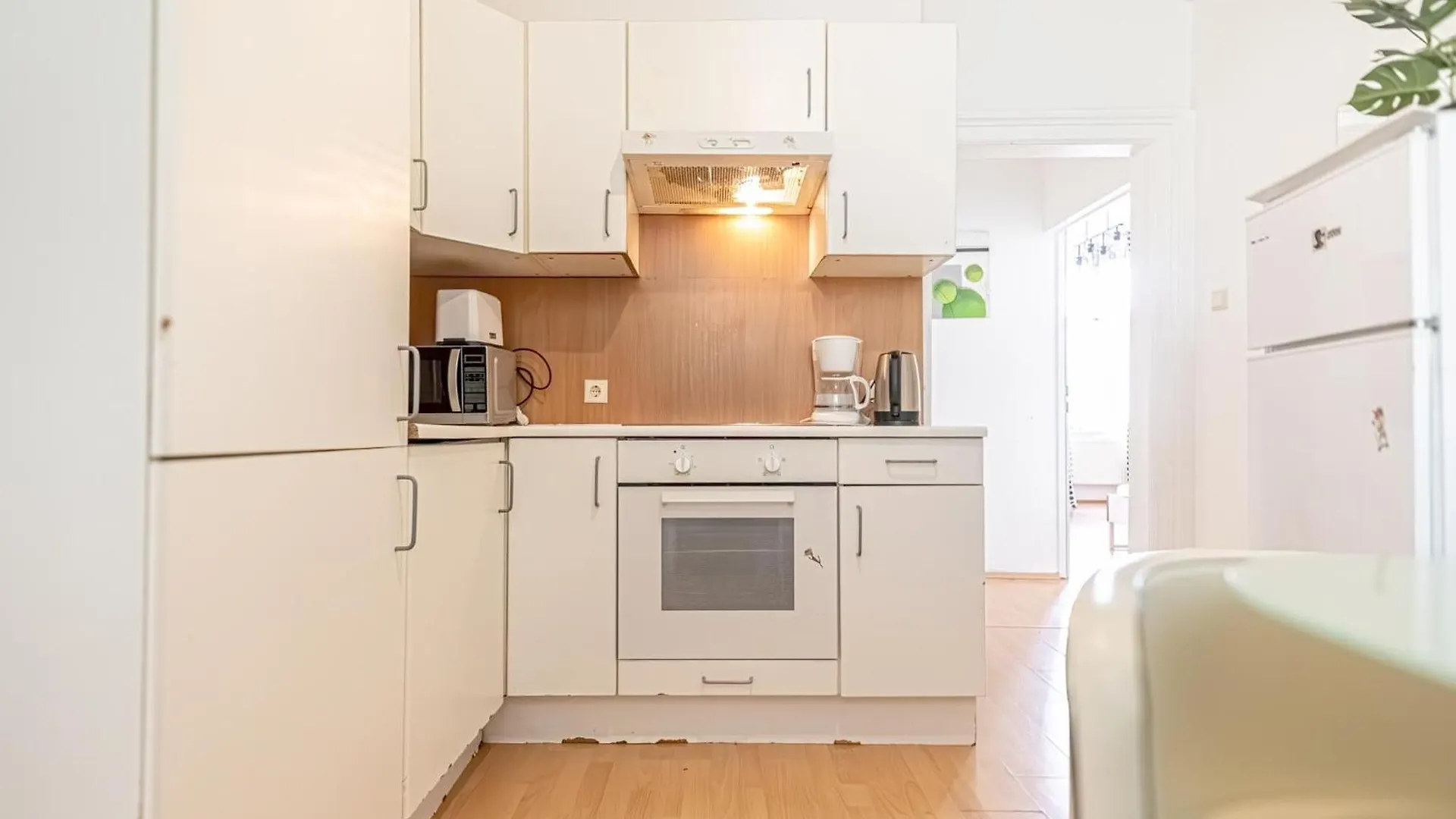Viennese 3Br Apt. Near Wiener Stadthalle & Central Apartment