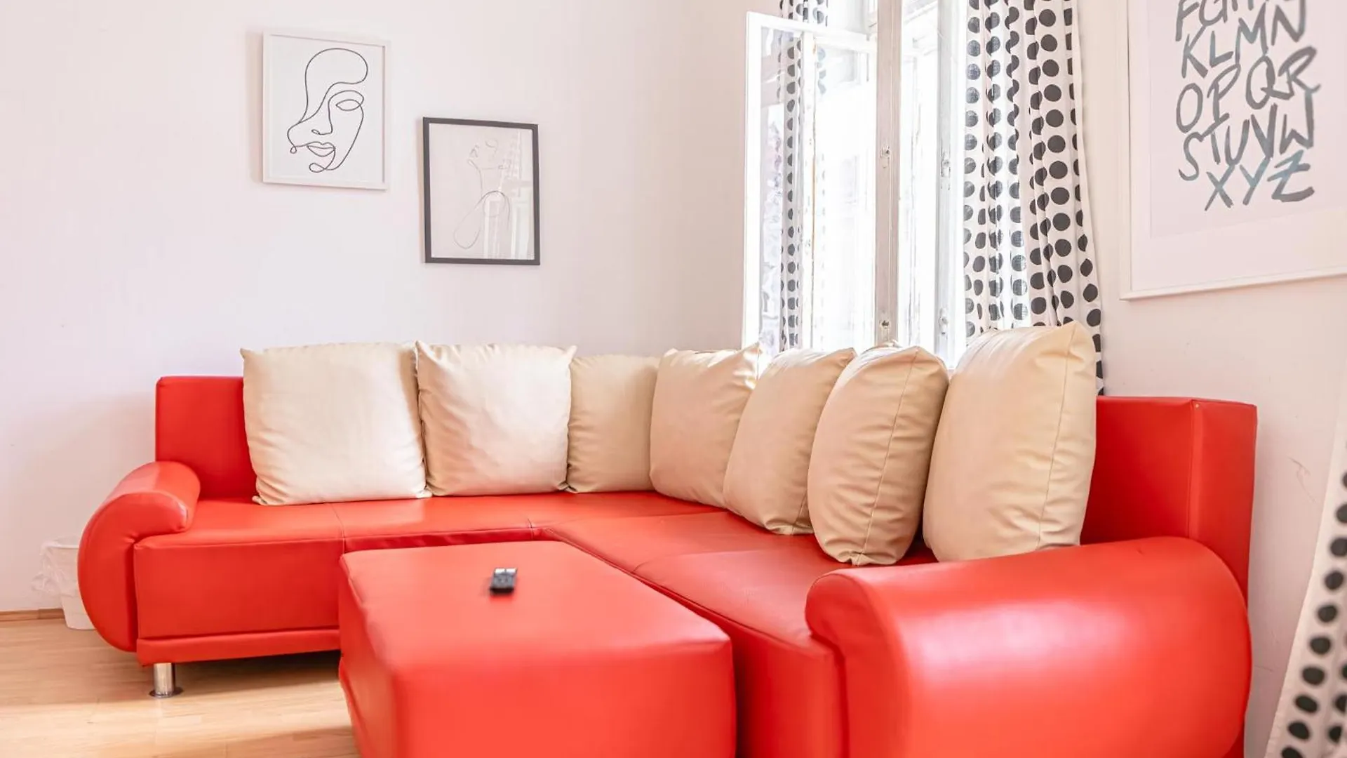 Apartment Viennese 3Br Apt. Near Wiener Stadthalle & Central Austria